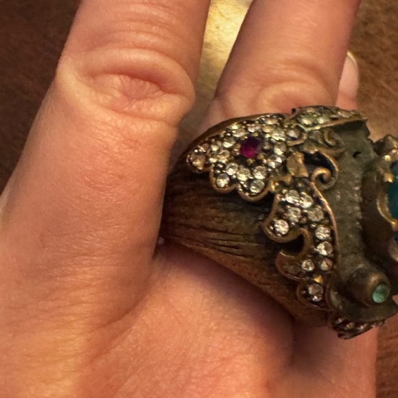 Elegant Vintage Green Statement Ring - Picture 8 of 14